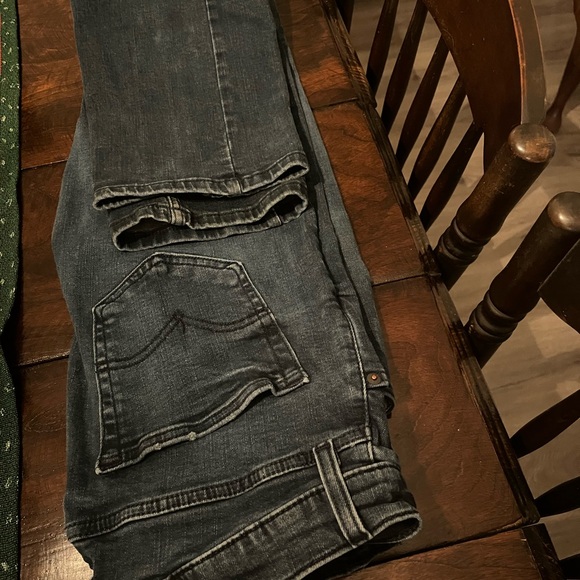 Levi Jeans-30X32 - Picture 4 of 5